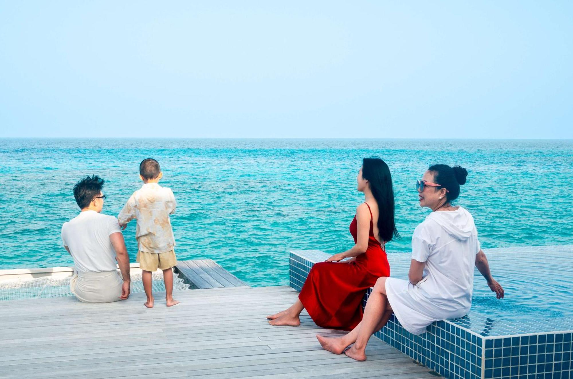 Radisson Blu Resort Maldives アリ環礁 エクステリア 写真